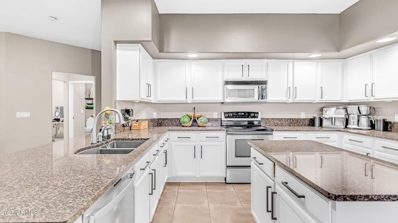9581 Redbird Rd, Peoria, AZ 85383