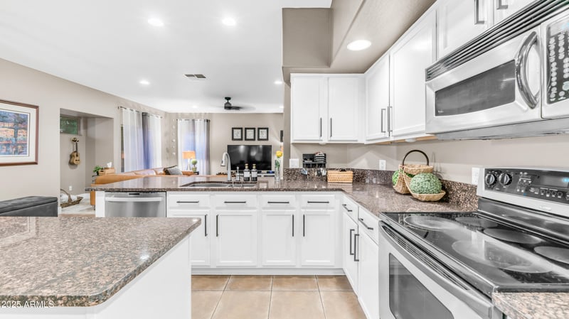 9581 Redbird Rd, Peoria, AZ 85383
