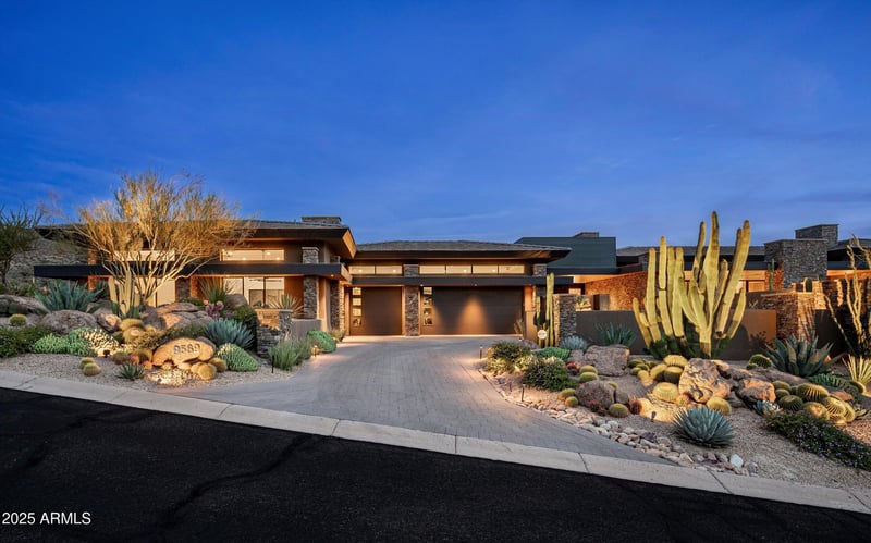 9589 Cintarosa Ps, Scottsdale, AZ 85262