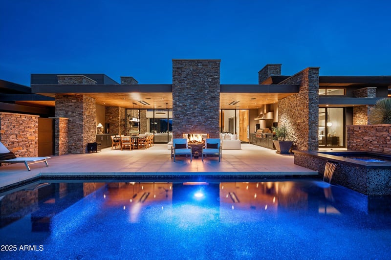 9589 Cintarosa Ps, Scottsdale, AZ 85262
