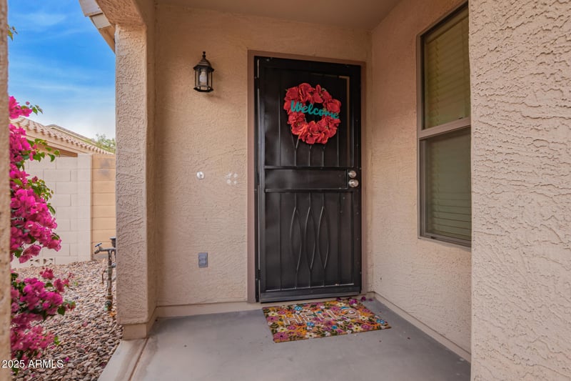 959 Desert Hills Dr, San Tan Valley, AZ 85143