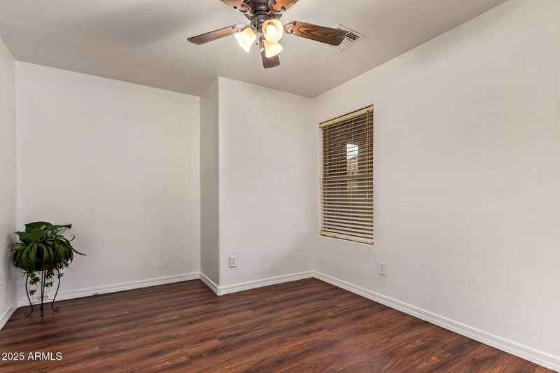 959 Desert Hills Dr, San Tan Valley, AZ 85143