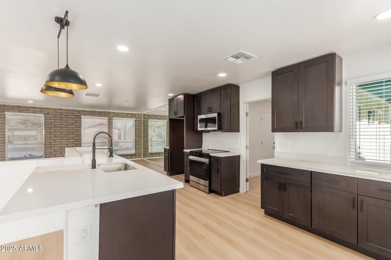 959 Fairfield St, Mesa, AZ 85203