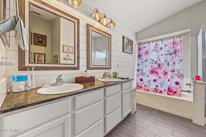 96 W Dexter Way, San Tan Valley, AZ 85143