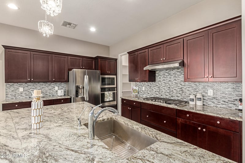 960 Edith Dr, Chandler, AZ 85225