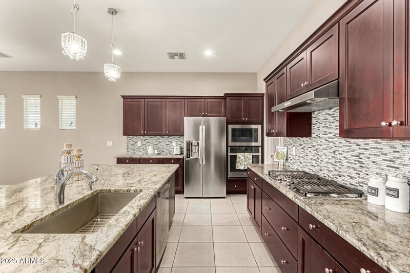 960 Edith Dr, Chandler, AZ 85225