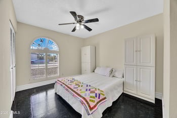 960 Knowles Cir, Mesa, AZ 85210