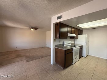 9605 Mountain View Rd #B, Peoria, AZ 85345