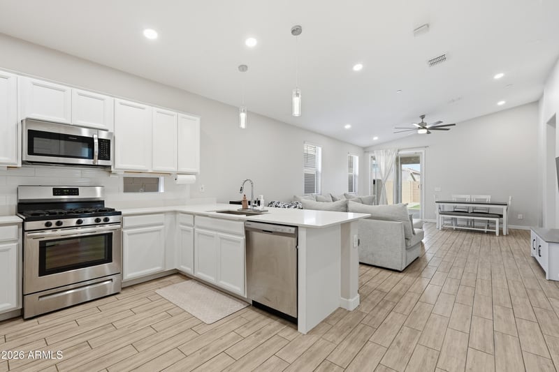 9606 E Tesla Ave, Mesa, AZ 85212