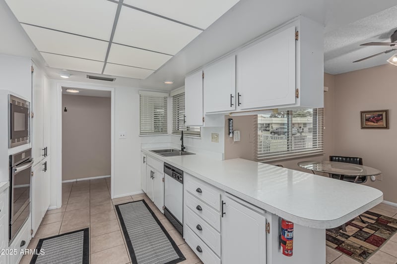 9606 Long Hills Dr, Sun City, AZ 85351
