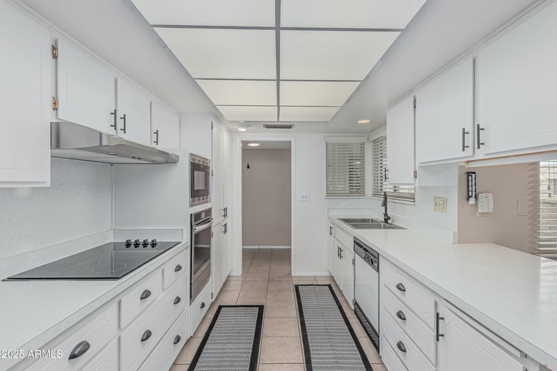 9606 Long Hills Dr, Sun City, AZ 85351