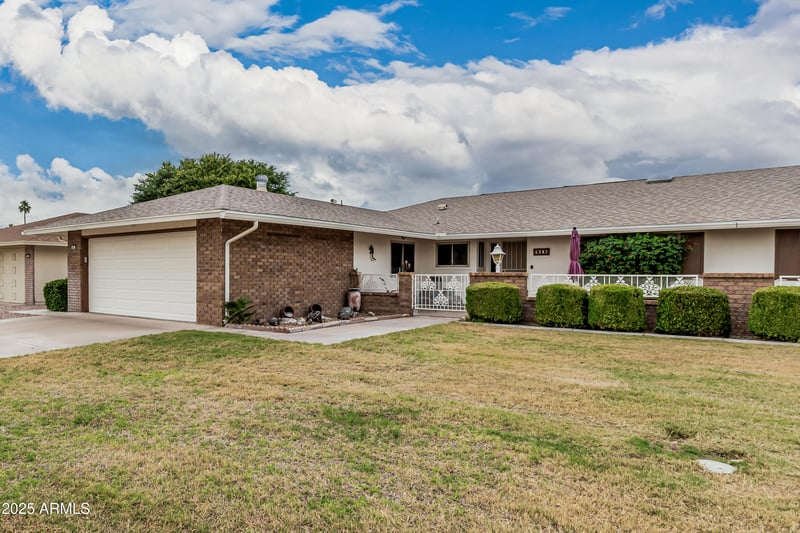 9606 Long Hills Dr, Sun City, AZ 85351