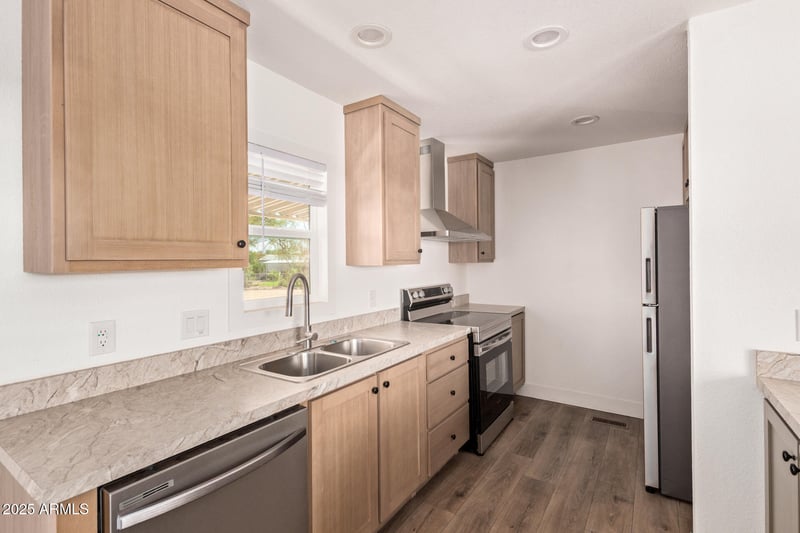 9607 Alder Cir, Mesa, AZ 85208