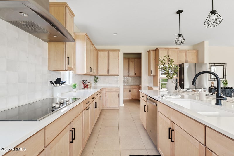 9607 Spiral Ave, Mesa, AZ 85212