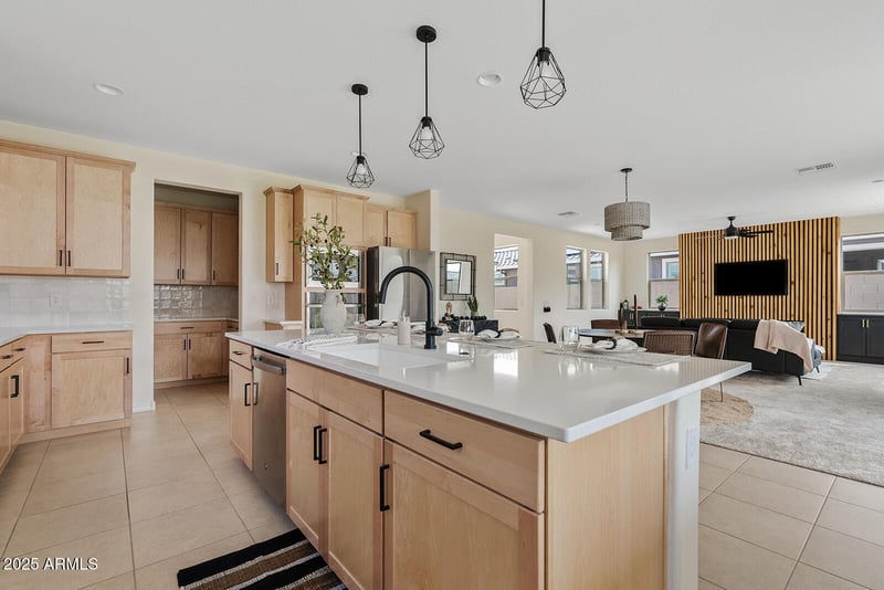 9607 Spiral Ave, Mesa, AZ 85212