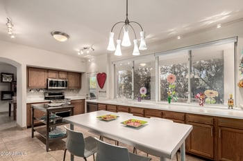 9609 50th St, Phoenix, AZ 85044