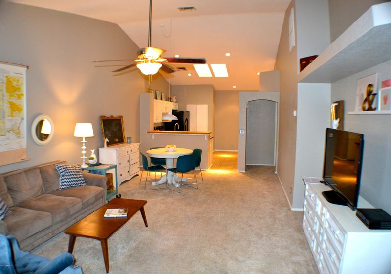 961 E Vaughn Ave, Gilbert, AZ 85234