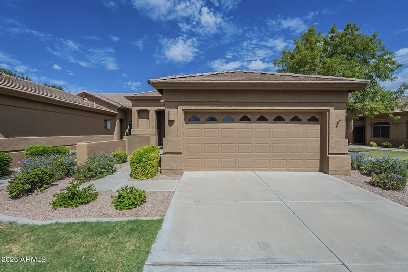 9612 Champagne Dr, Sun Lakes, AZ 85248