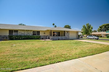 9613 Oak Ridge Dr, Sun City, AZ 85351