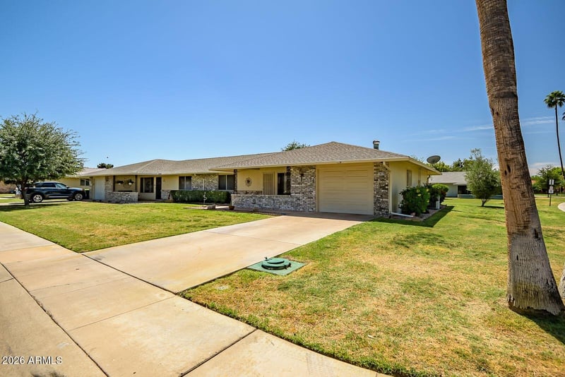 9613 Oak Ridge Dr, Sun City, AZ 85351