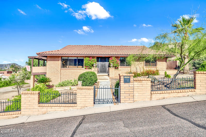 9614 N 19th St, Phoenix, AZ 85020