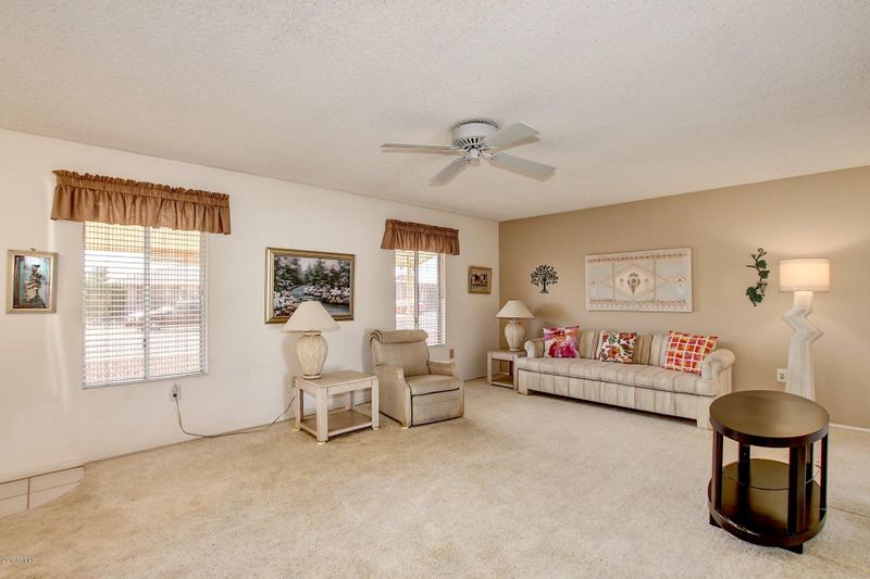 9614 W Brokenstone Dr, Sun City, AZ 85351