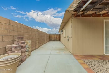 9615 Willowbrook Dr, Sun, AZ 85373