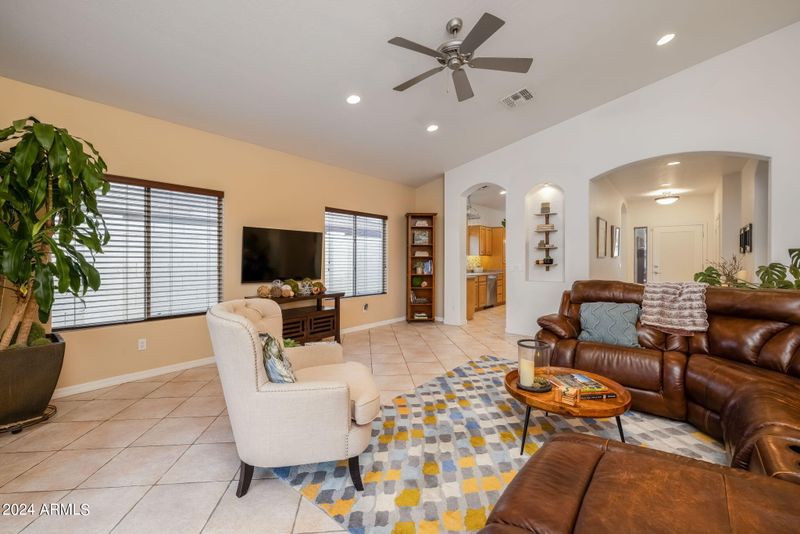 9617 S 47th Pl, Phoenix, AZ 85044