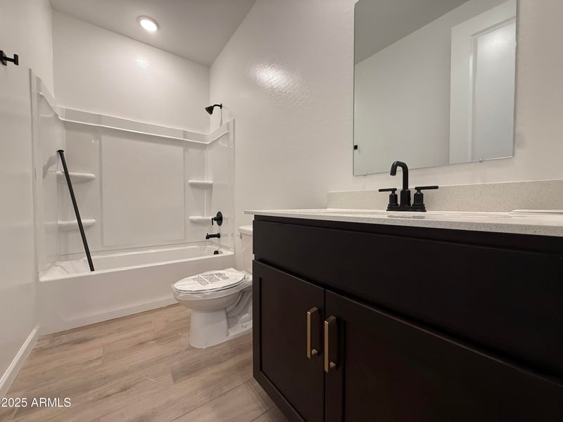 9619 Tamarisk Ave, Tolleson, AZ 85353