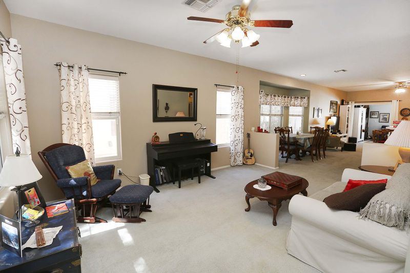 962 W Breckenridge Ave, Gilbert, AZ 85233