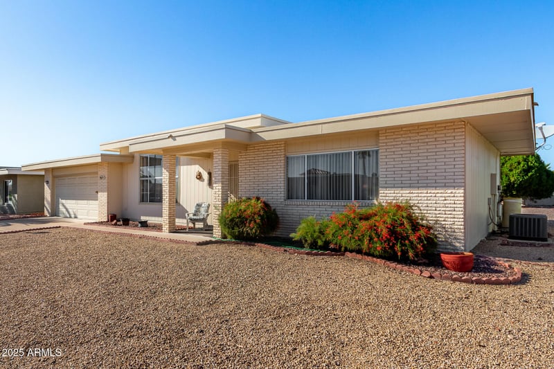 9620 Brokenstone Dr, Sun City, AZ 85351