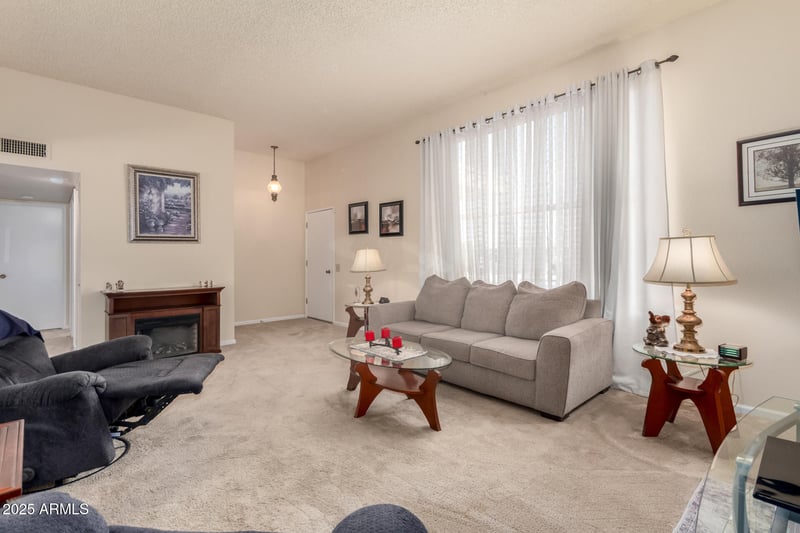 9620 Brokenstone Dr, Sun City, AZ 85351