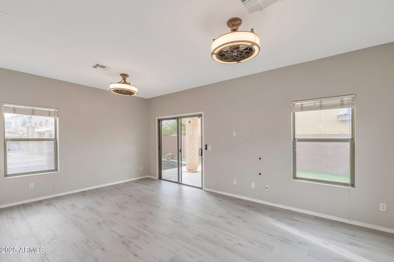 9621 82nd Ln, Peoria, AZ 85345