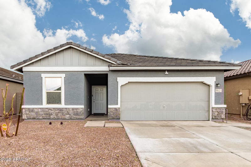 9621 Agora Ln, Tolleson, AZ 85353