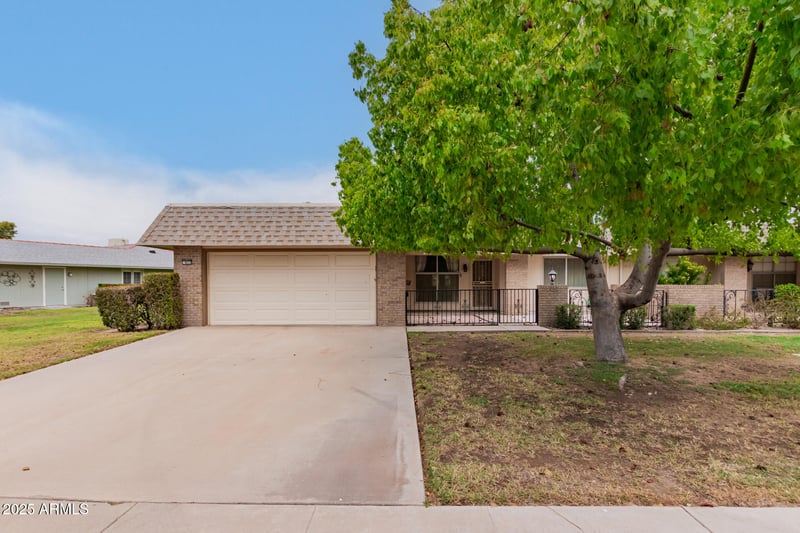 9622 Greenhurst Dr, Sun City, AZ 85351