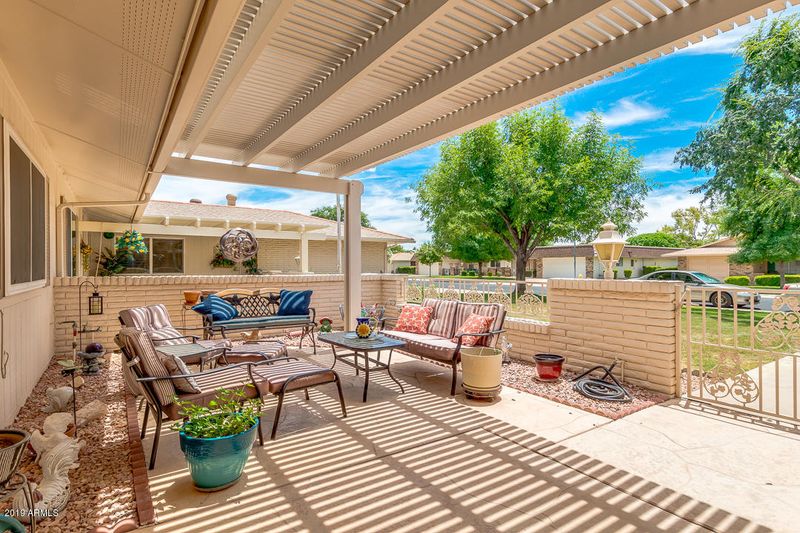 9622 W Shasta Dr, Sun City, AZ 85351