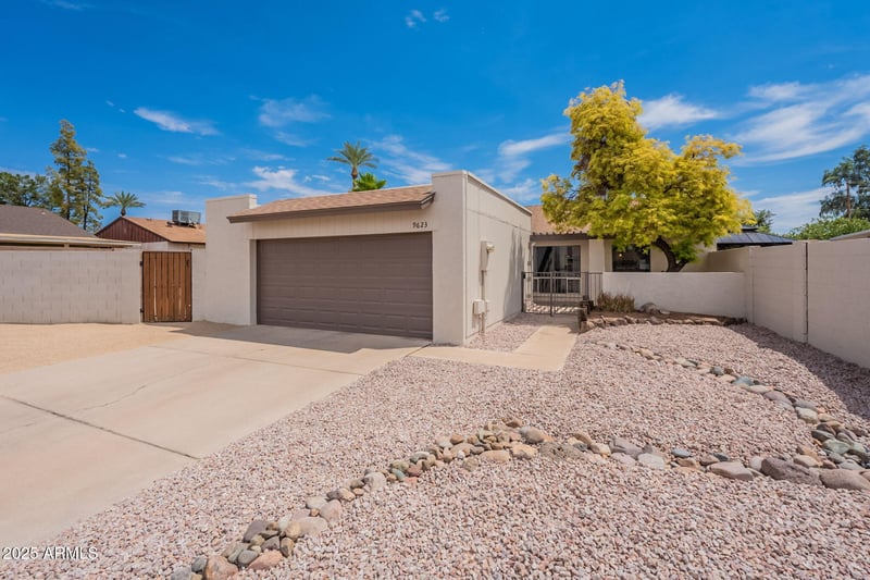 9623 51st Dr, Glendale, AZ 85302
