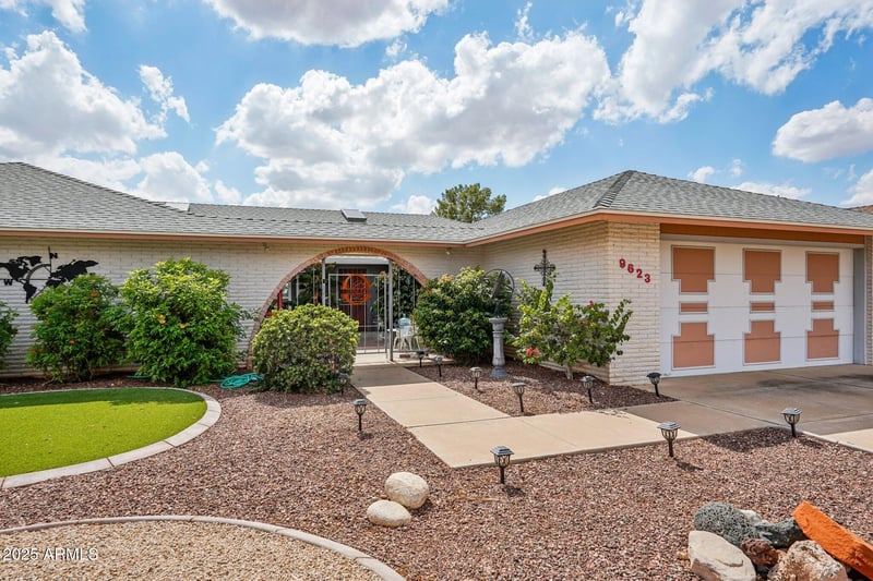 9623 Country Club Dr, Sun City, AZ 85373