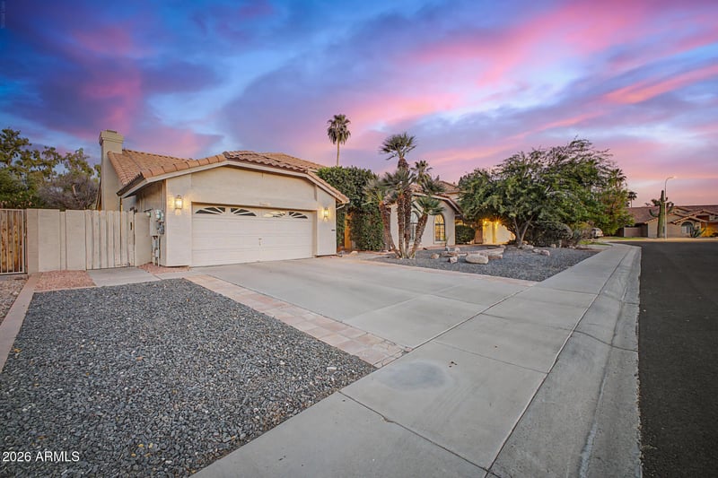 9623 Maple Ave, Tempe, AZ 85284