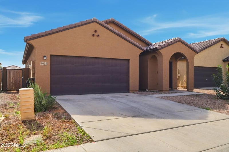 9625 Agora Ln, Tolleson, AZ 85353