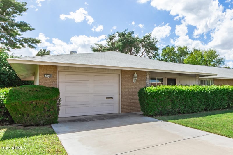 9625 Oak Ridge Dr, Sun City, AZ 85351