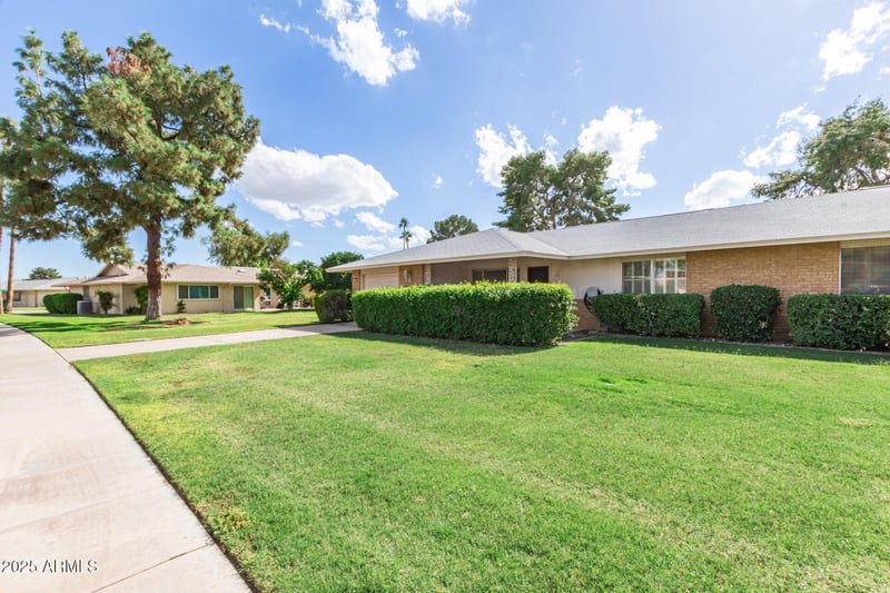 9625 Oak Ridge Dr, Sun City, AZ 85351