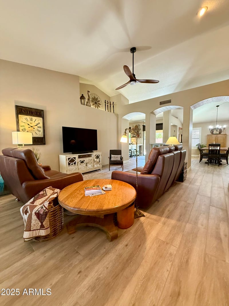 9627 Menadota Dr, Peoria, AZ 85382