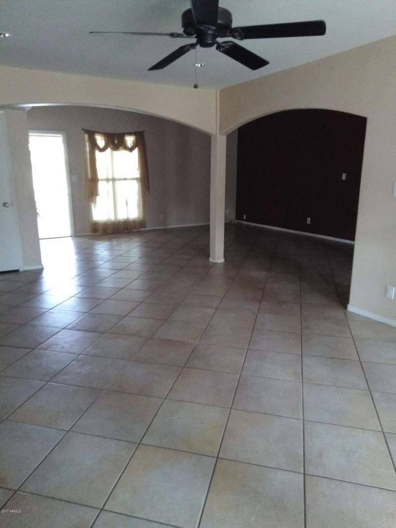 9627 N 56th Ave, Glendale, AZ 85302