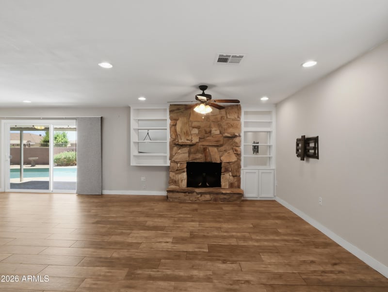 9627 W Lindgren Ave, Sun City, AZ 85373