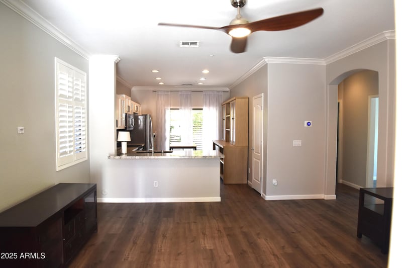 963 Colonial Dr, Gilbert, AZ 85296