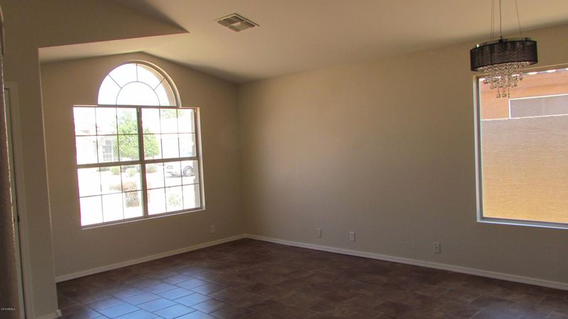 963 E Constitution Dr, Chandler, AZ 85225