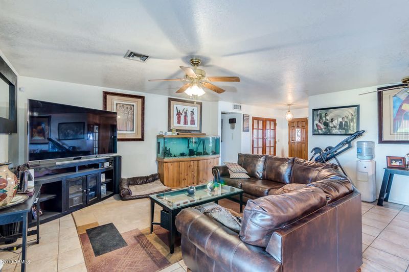 9631 N 43rd Dr, Glendale, AZ 85302