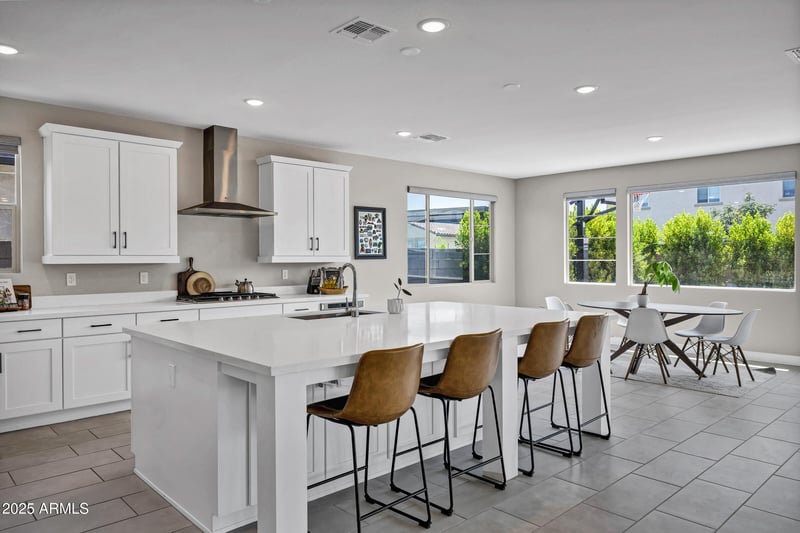 9631 Rainbow Ave, Mesa, AZ 85212