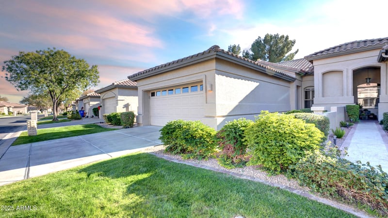 9633 Holiday Way, Sun Lakes, AZ 85248